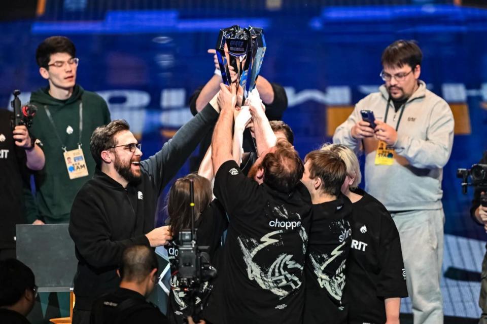 “Fever”箱子中的错误在 CS2 ：稀有刀具变得过于容易获得